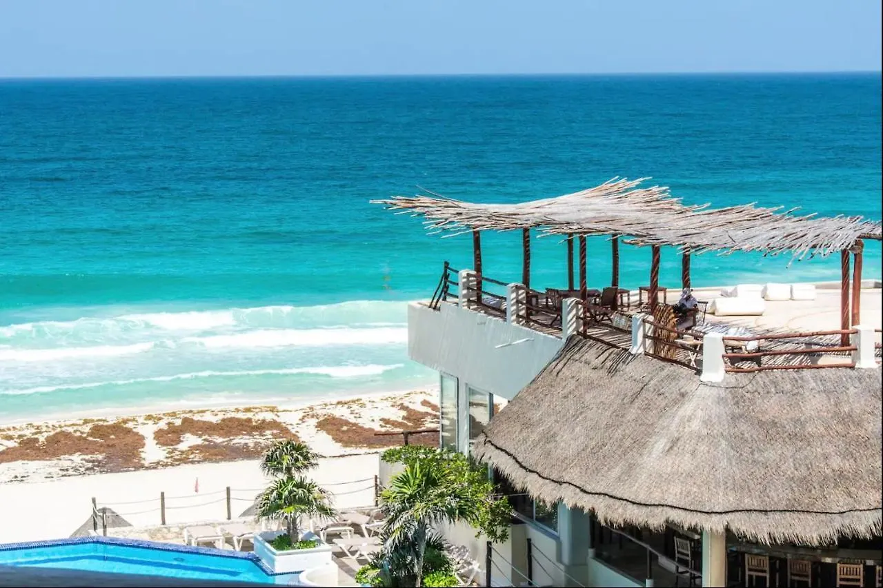 Cancun Beach&Sunrise