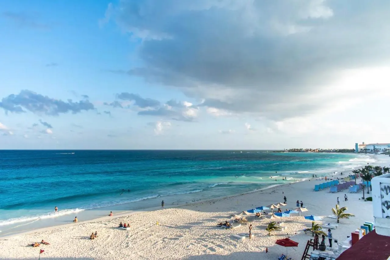 Cancun Beach&Sunrise