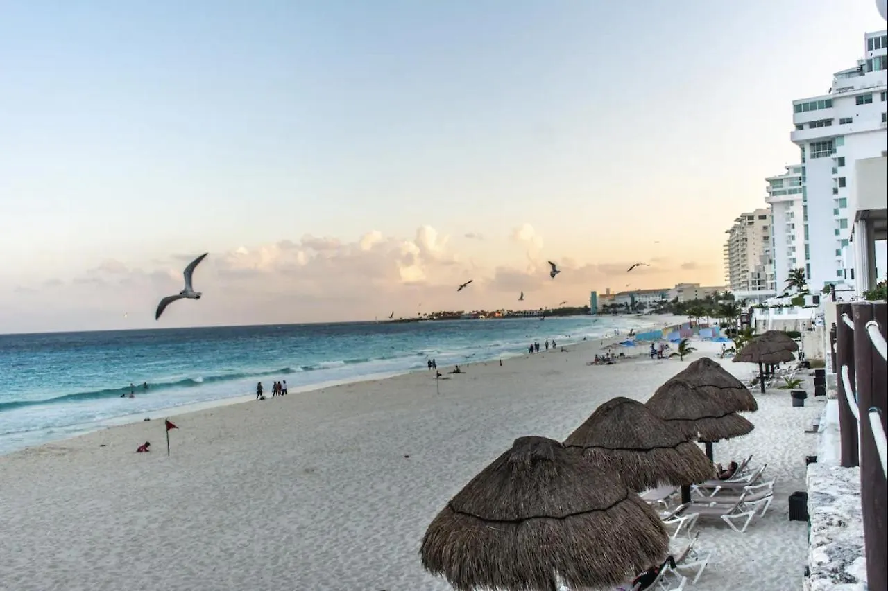 Cancun Beach&Sunrise Mexico