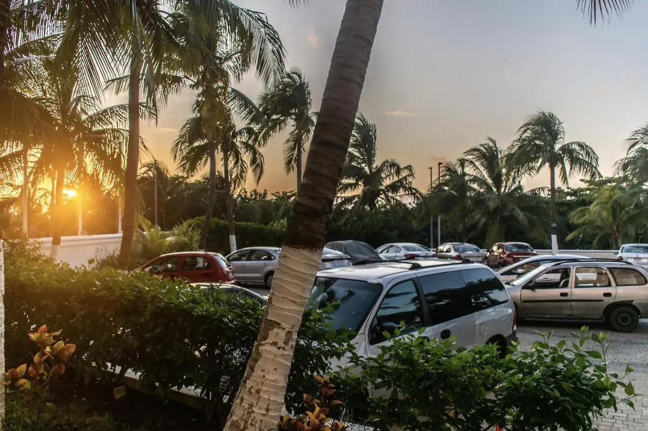 Cancun Beach&Sunrise