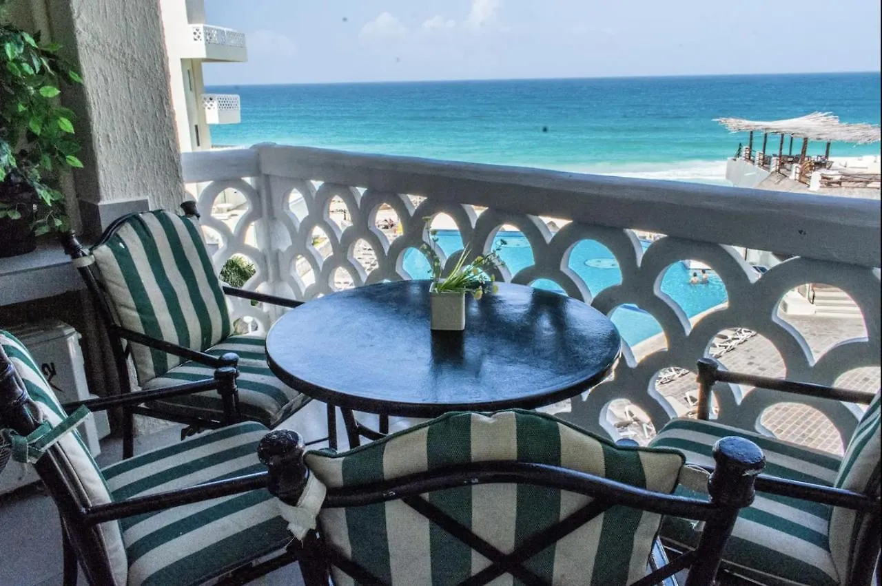 Cancun Beach&Sunrise