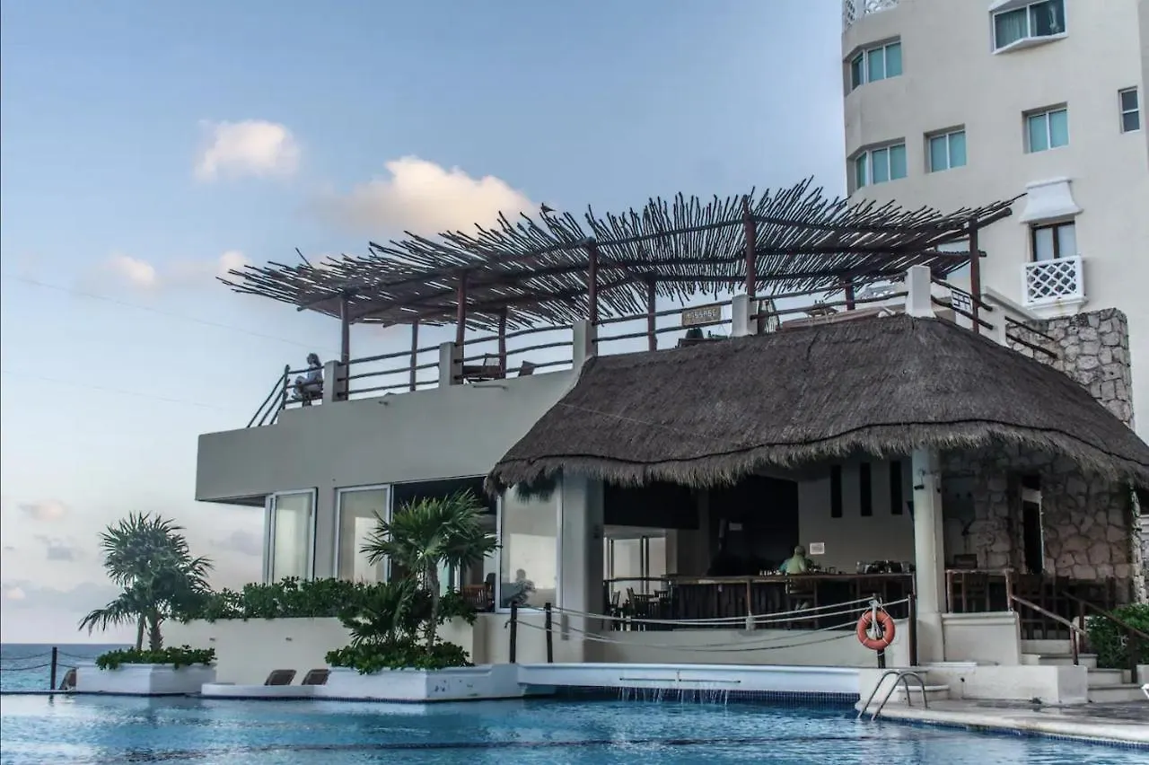 Cancun Beach&Sunrise location